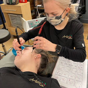 Microcurrent Treatment esthetics student training