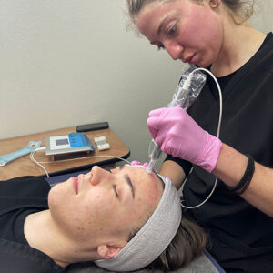 Microneedling Advanced Esthetics Student training